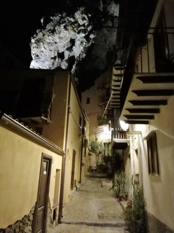 Domunua Holiday House Cefalù Esterno foto